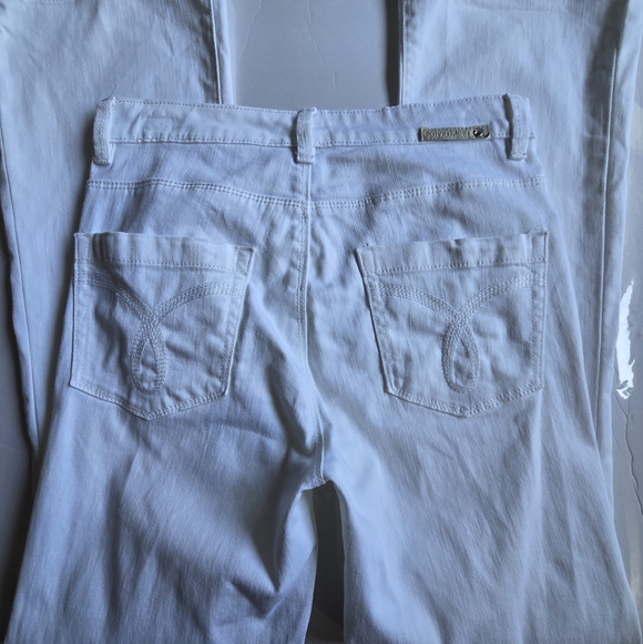 Calvin Klein Women's White Shape Jeans - Picture 3 of 12
